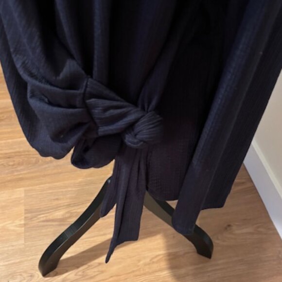 Lane Bryant Navy Blue Faux Wrap Rib Knit Long Sleeve Top EUC 18/20 - Picture 2 of 5